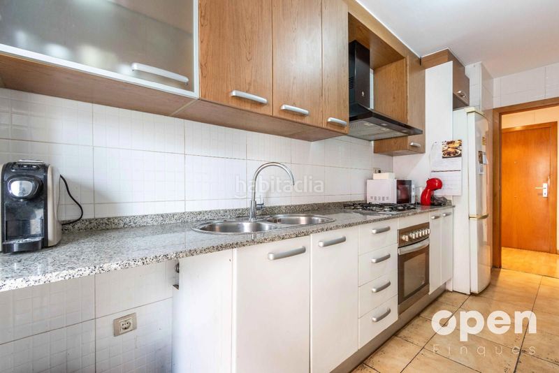 Foto 650d3528-91cf-4ba2-bd57-9af678762a79. Pis amb calefacció aparcament a Egara Terrassa