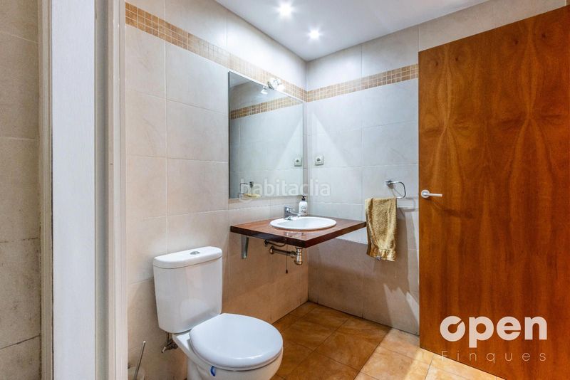 Foto b3aa0753-f091-4b87-9eff-1aa2eaf2977a. Pis amb calefacció aparcament a Egara Terrassa