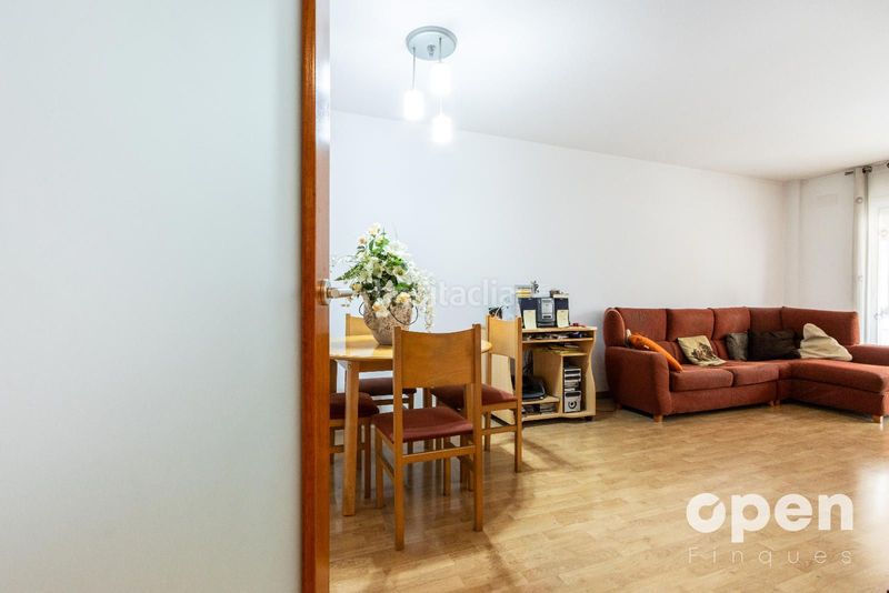 Foto f37bfed0-c8d1-48ce-9643-a5396bec25df. Pis amb calefacció aparcament a Egara Terrassa