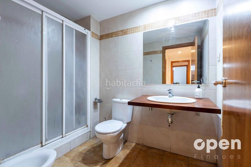 Foto f652ecc6-78c6-46d2-9548-29237c4e2e68. Pis amb calefacció aparcament a Egara Terrassa