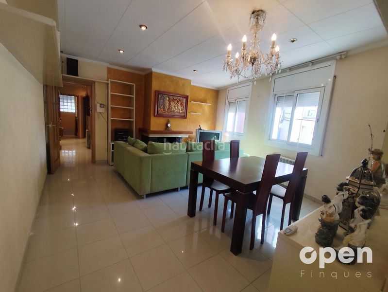 Foto 21867154-c842-41cc-83a9-795dd1d84252. Chalet calle de josep trueta en Ca n'Aurell Terrassa