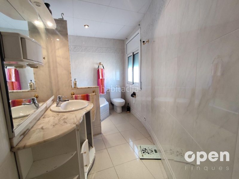 Foto 2493bb5b-0da9-4a00-ae67-7b70d366591b. Chalet calle de josep trueta en Ca n'Aurell Terrassa