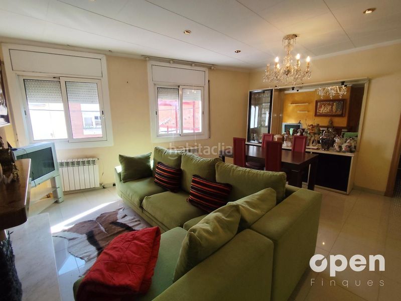 Foto 847c9b1d-8b56-4425-b3fb-273f21af7277. Chalet calle de josep trueta en Ca n'Aurell Terrassa