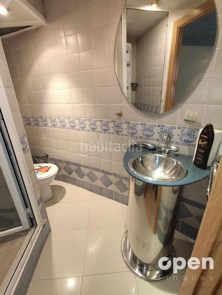 Foto ceb3c17d-e2e5-43b9-916a-388f36dd9172. Chalet calle de josep trueta en Ca n'Aurell Terrassa