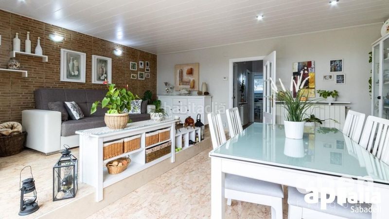 Foto 2076b796-b248-41ad-88ec-afe88ad867f4. Casa adossada amb aparcament piscina a Les Arenes - La Grípia - Can Montllor Terrassa