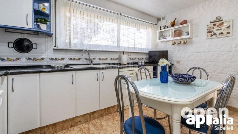 Foto 4e5a4a9f-38a9-43c0-b8cb-0bcc2f72e81a. Casa adossada amb aparcament piscina a Les Arenes - La Grípia - Can Montllor Terrassa