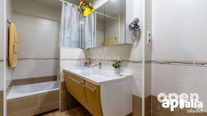 Foto 5ec72ca2-4024-47eb-a577-f54e3e900ae1. Casa adossada amb aparcament piscina a Les Arenes - La Grípia - Can Montllor Terrassa