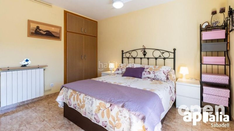 Foto a680bf5a-d4e6-492f-93d5-5f445834a3fb. Casa adossada amb aparcament piscina a Les Arenes - La Grípia - Can Montllor Terrassa