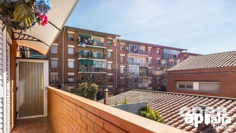Foto a748fa48-cbb4-4c58-a55d-781824e2a7c5. Casa adossada amb aparcament piscina a Les Arenes - La Grípia - Can Montllor Terrassa