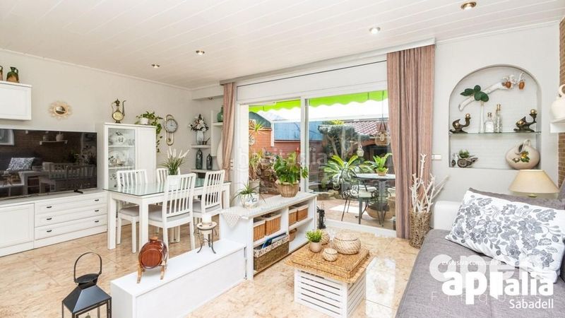 Foto d901698b-a421-4f80-bcf3-8cd3f5e88c21. Casa adossada amb aparcament piscina a Les Arenes - La Grípia - Can Montllor Terrassa