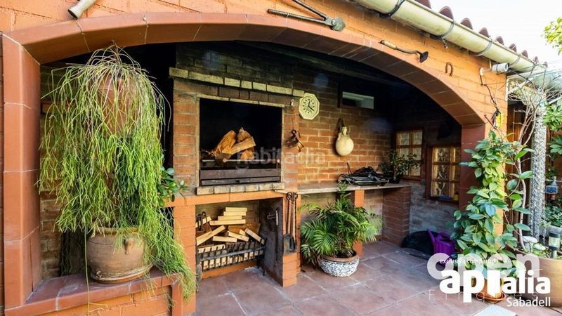 Foto fdc7bc53-5edd-4c01-9ea9-cb579a07b136. Casa adossada amb aparcament piscina a Les Arenes - La Grípia - Can Montllor Terrassa