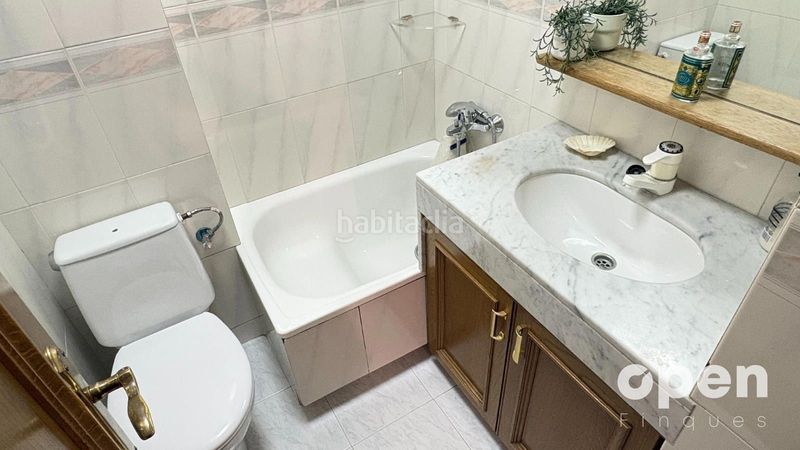 Foto ae0662e0-6488-4e35-9f6b-65723a8d7680. Pis amb calefacció aparcament a Barri del Centre Terrassa