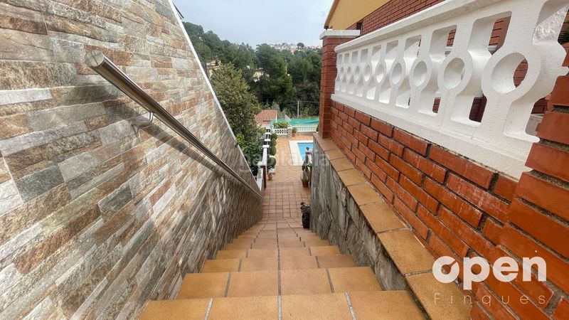 Foto 289d9104-6a02-4018-97f8-b7a145b85750. Xalet amb calefacció aparcament piscina a Castellnou-Can Mir-Can Solà Rubí