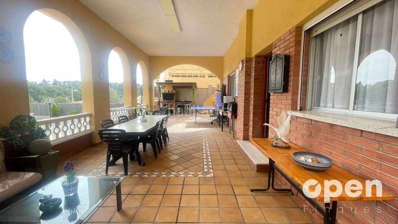 Foto 2c13ff7d-e1ea-41c1-9646-7cdc86906a58. Xalet amb calefacció aparcament piscina a Castellnou-Can Mir-Can Solà Rubí