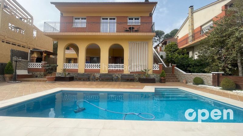 Foto 47428bb4-64d2-43a6-a9c5-5dc2ed7c96d0. Xalet amb calefacció aparcament piscina a Castellnou-Can Mir-Can Solà Rubí