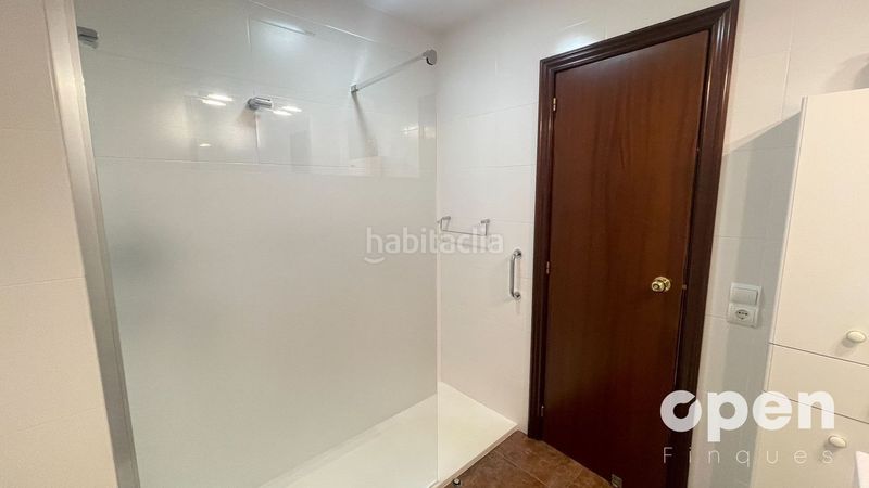 Foto cfa56f9e-3504-4585-b9cb-f4ec4d00a5dd. Pis amb calefacció a Can Boada Terrassa