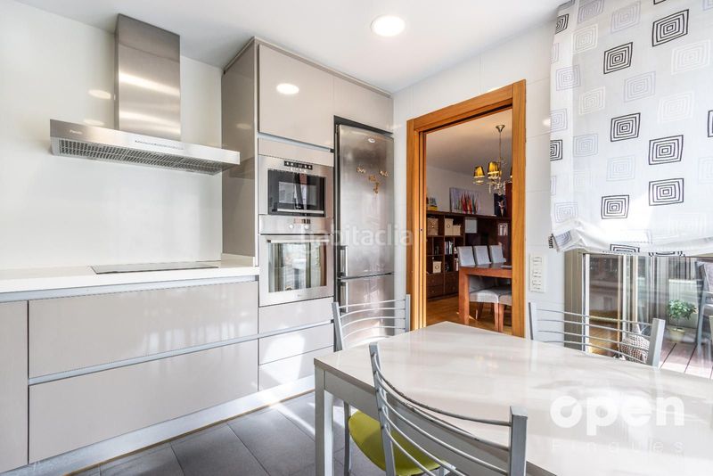 Foto 69f9f8ad-9a7e-4685-a8d4-07e8f50a921f. Pis amb calefacció aparcament a Barri del Centre Terrassa