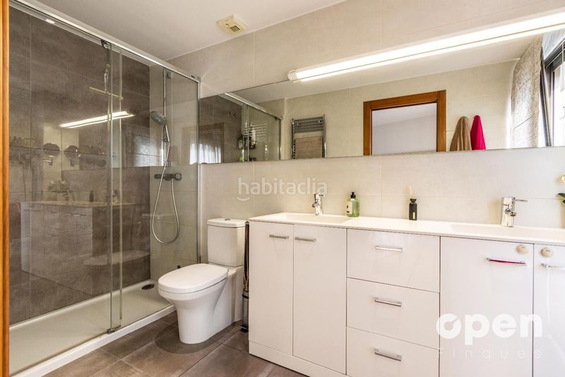 Foto 905f5adf-c31b-4d6d-8601-144845b0c5c3. Pis amb calefacció aparcament a Barri del Centre Terrassa