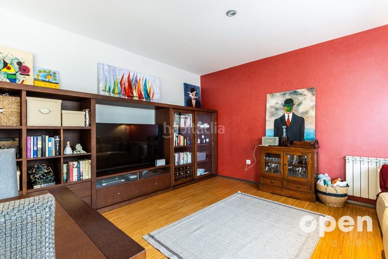 Foto a11c63ba-bc9a-468e-99ed-dbd0b04a9622. Pis amb calefacció aparcament a Barri del Centre Terrassa