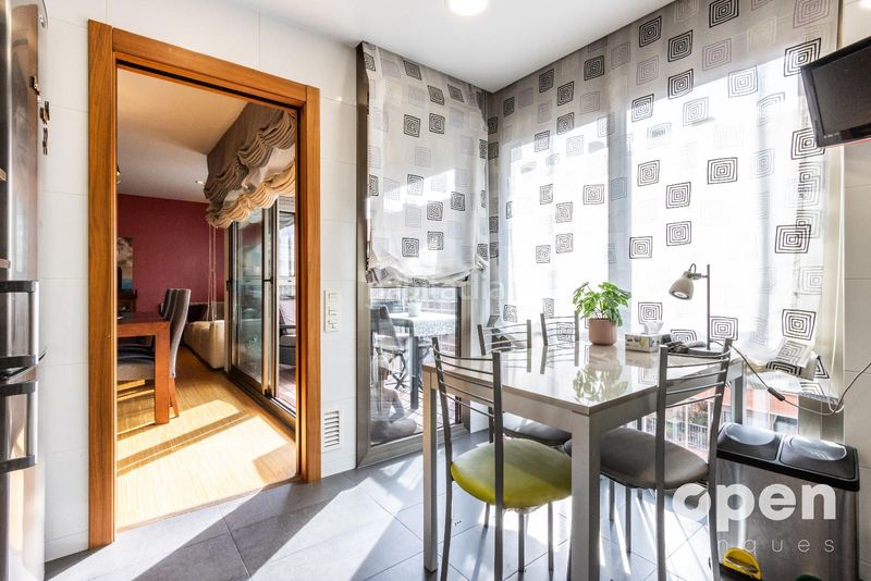 Foto d48e6a0e-d68f-4f7f-a94a-717d24cebad1. Pis amb calefacció aparcament a Barri del Centre Terrassa