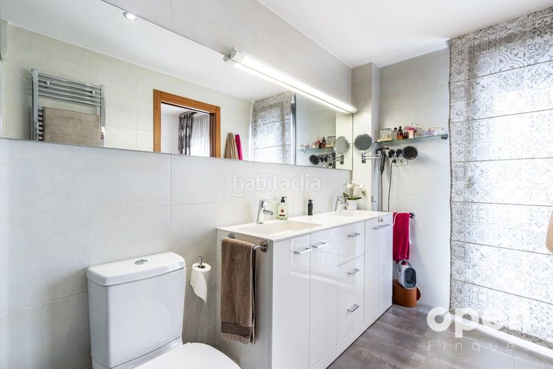 Foto d52b4443-fa8e-4e28-aa42-4a45552a0db5. Pis amb calefacció aparcament a Barri del Centre Terrassa