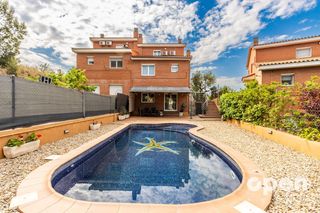 Chalet  Tur� de can palet. Calle tur� de can palet  ullastrell