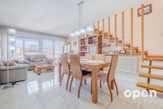 Zweist�ckige Wohnung  Bergued�. Calle del bergued�