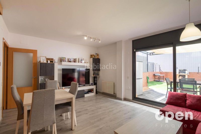 Foto a30b0a8b-4e81-47db-8bc3-c958683400c4. Dúplex amb calefacció piscina a Plaça Catalunya - Escola Industrial Terrassa