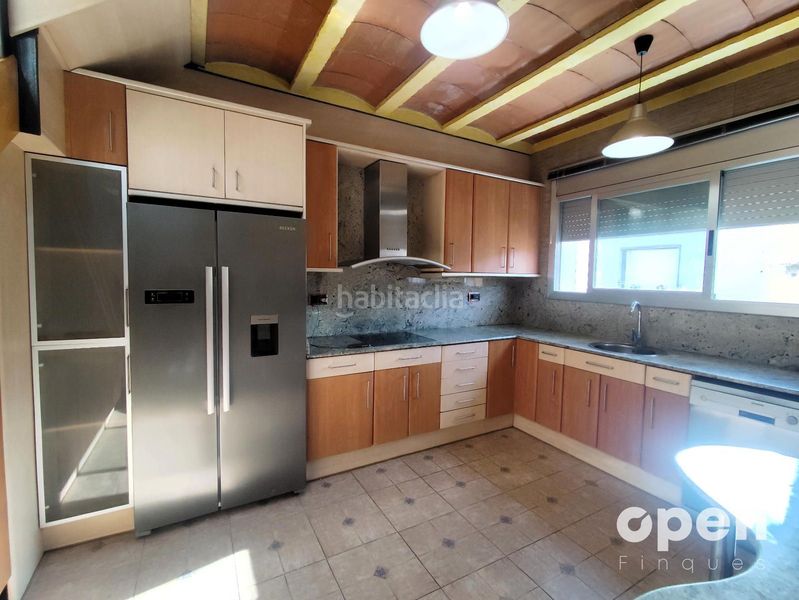 Foto af268b3d-ca96-4b57-9077-1df3fccf2cd5. Casa amb calefacció aparcament a Sant Pere Nord Terrassa