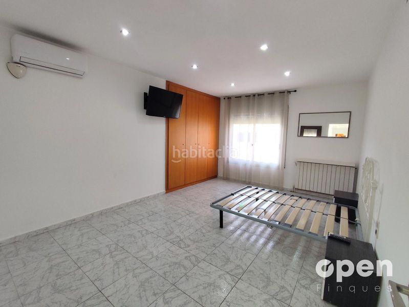 Foto db60ec2d-4e7d-45f6-a4ac-2b714d3f572c. Casa amb calefacció aparcament a Sant Pere Nord Terrassa