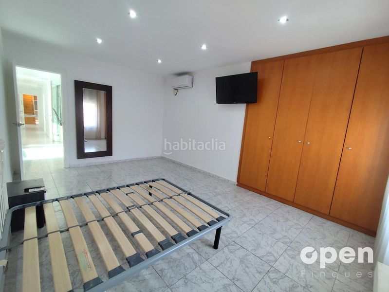 Foto dbdf2b92-3838-4547-85a5-e6cae9fcf2fe. Casa amb calefacció aparcament a Sant Pere Nord Terrassa