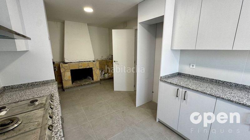 Foto caeabaab-0ac8-400e-ab3b-2234a71dc55e. Casa amb calefacció aparcament a Can Palet Terrassa