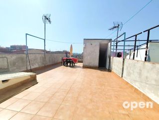 Etagenwohnung  Bages. Calle bages