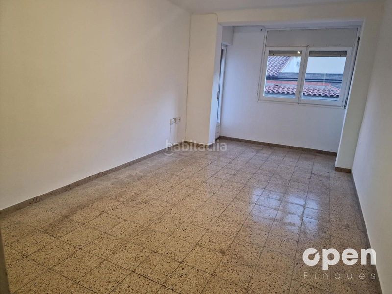Foto 7d59168b-0c4f-4d6e-8a7b-b5c6398053c3. Pis a Zona Esportiva Terrassa