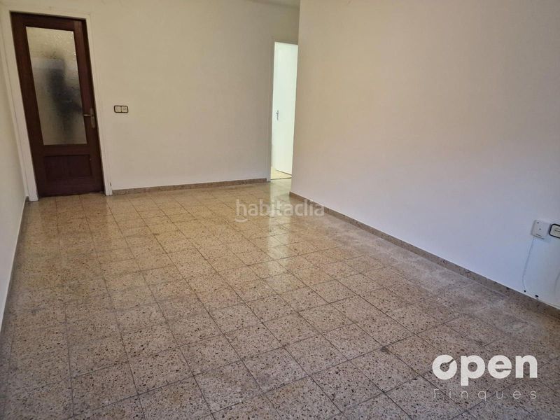 Foto ad5f2c69-8d1e-4822-b80c-044e9692fa53. Pis a Zona Esportiva Terrassa