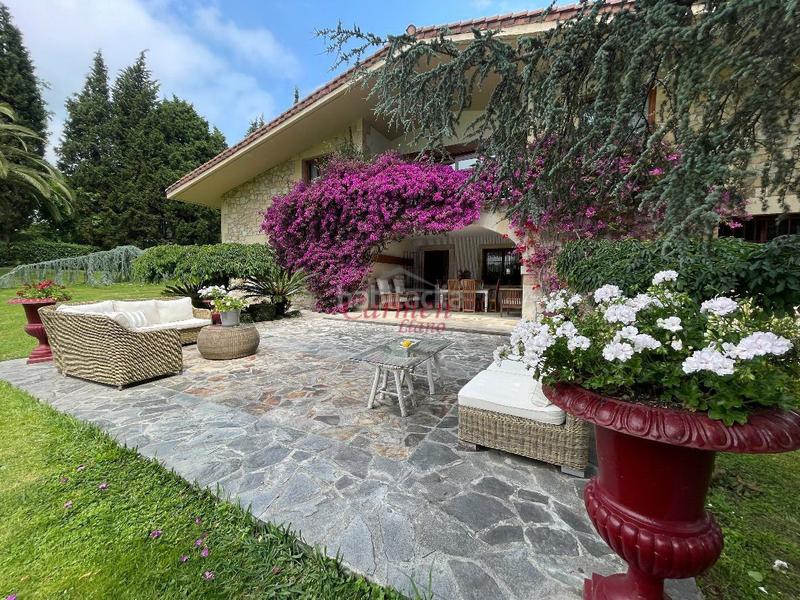 Foto adb39f7e-0dfd-4c59-8835-cd5f7d21185c. Casa amb calefacció aparcament a Loiu