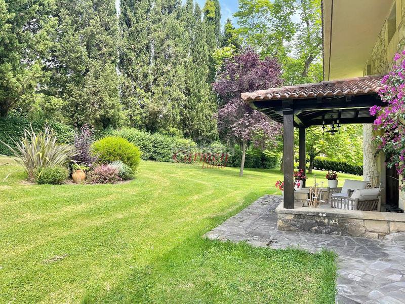 Foto fab5b65c-c21f-4d6e-8ea5-9f17c87b1474. Casa con riscaldamento parcheggio in Loiu