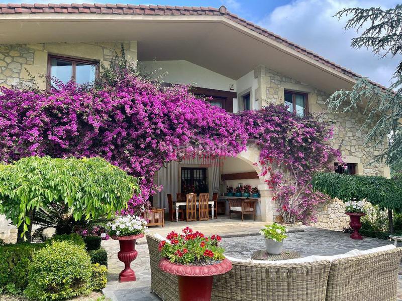 Foto 99a3e596-fc40-41d5-b34a-9086a6cb05a2. Casa en Loiu