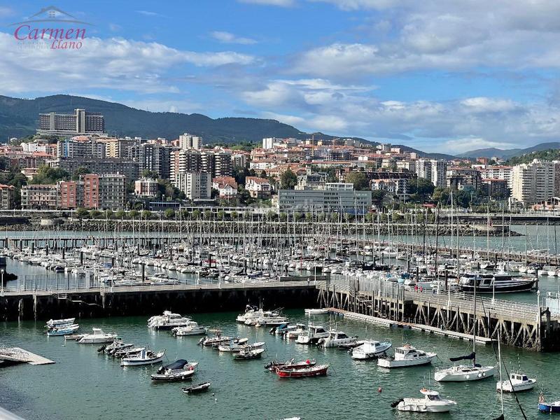 Foto 356d9ce6-c24d-4d8e-b96f-a14a5ce9cd4a. Duplex con riscaldamento parcheggio in Las Arenas Getxo