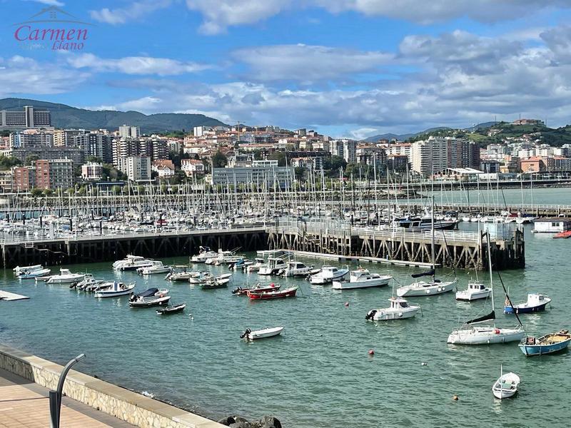 Foto 5056b069-ce3c-4a91-81a2-c94bb2a4b8df. Duplex con riscaldamento parcheggio in Las Arenas Getxo