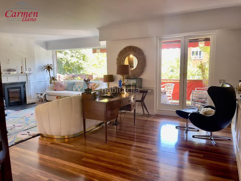 Foto cad05656-7633-47f5-8ceb-d58d90ae6320. Pis amb xemeneia calefacció aparcament a Las Arenas Getxo