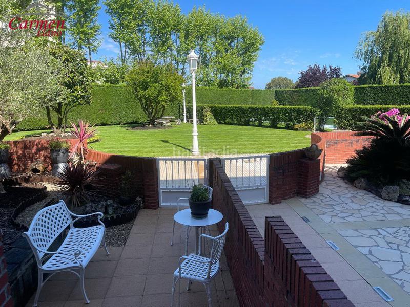 Foto 23579943-ef01-4197-8b5d-629a07ad2d50. Casa adossada amb calefacció aparcament piscina a Leioa