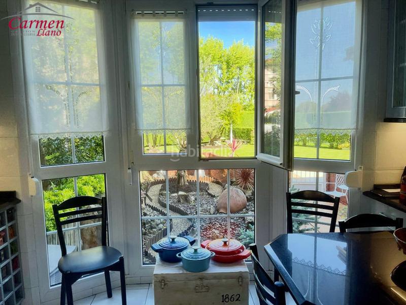 Foto 27abfb6a-ea46-4b98-a005-4e1dc049e43c. Casa adossada amb calefacció aparcament piscina a Leioa