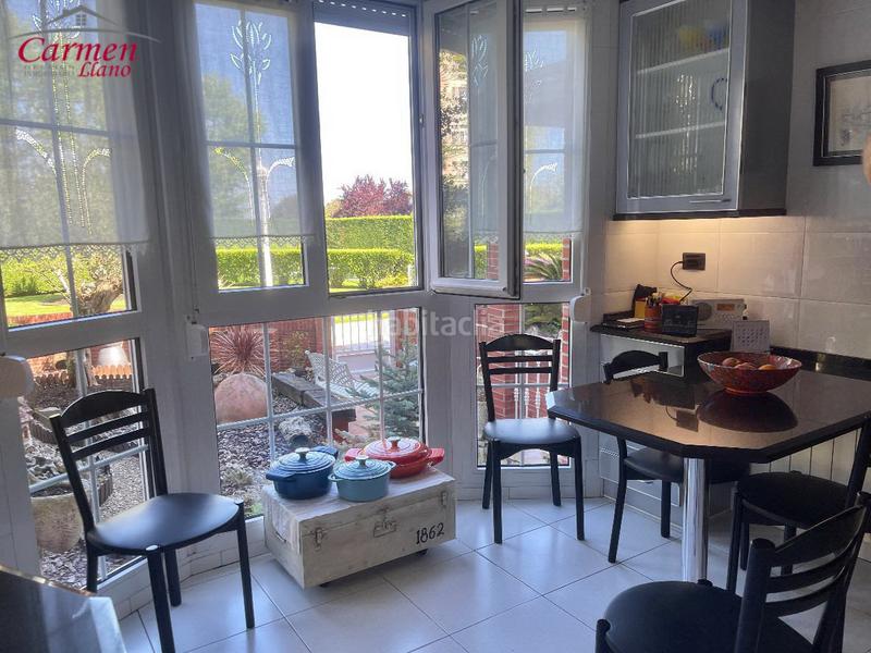 Foto 322c0dde-b09f-4bf9-89e1-326fbf105200. Casa adossada amb calefacció aparcament piscina a Leioa