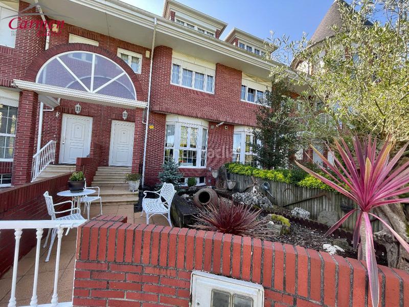 Foto 3e0a240d-e236-41e3-b14f-cba7ea06a0e9. Casa adossada amb calefacció aparcament piscina a Leioa