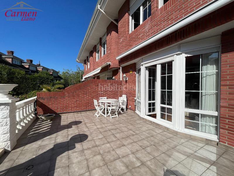 Foto 4a3a0e9d-3088-4a2a-b9b8-a21d93270086. Casa adossada amb calefacció aparcament piscina a Leioa