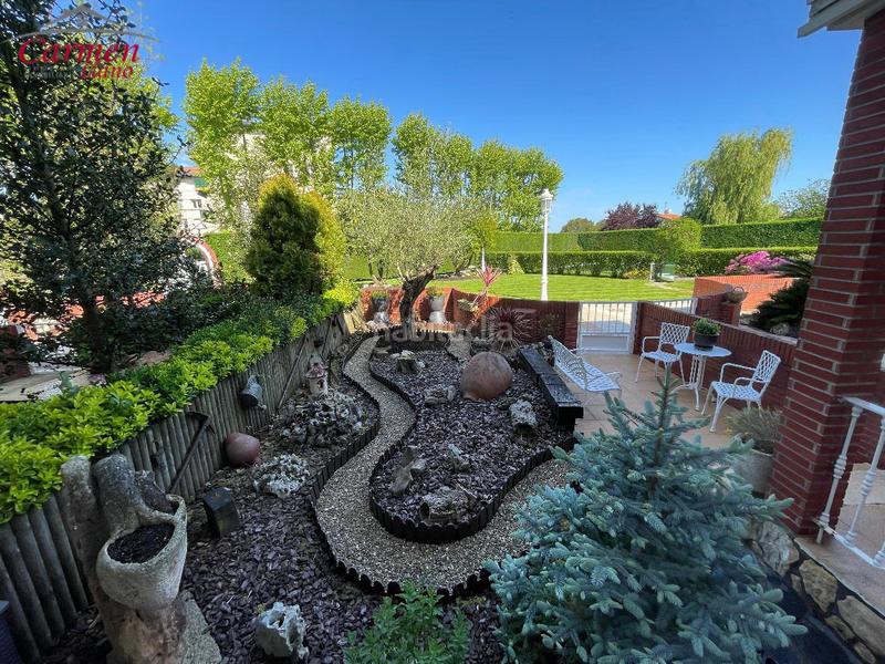 Foto 6733840e-8333-4154-8d36-7c0e2221e60e. Casa adossada amb calefacció aparcament piscina a Leioa