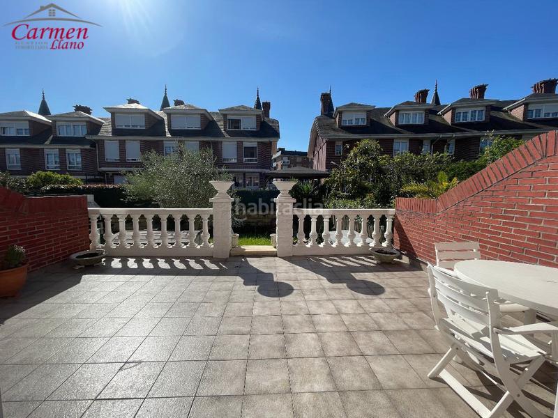 Foto 809bb93e-fdf0-4647-a634-b79e06ba32fa. Casa adossada amb calefacció aparcament piscina a Leioa