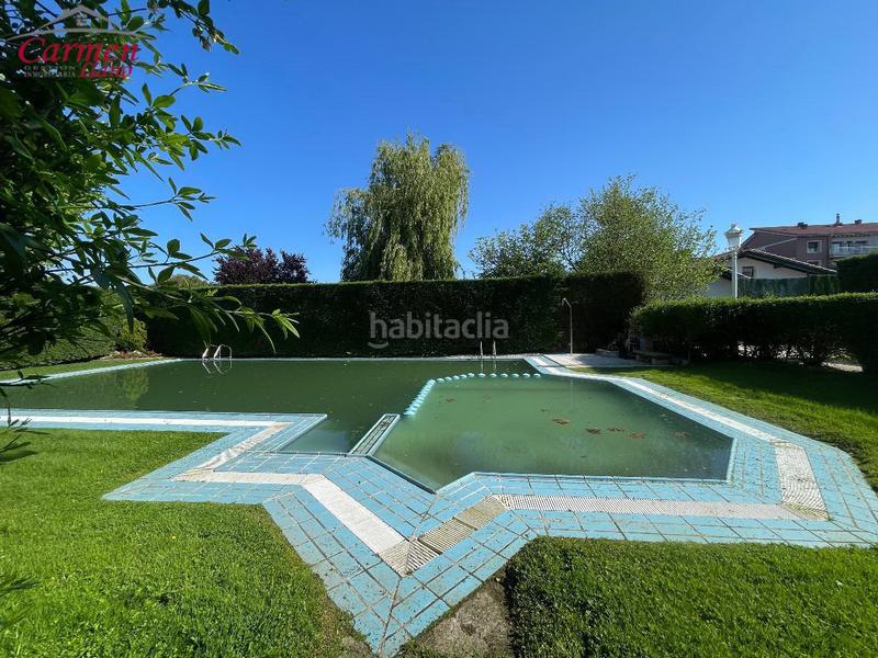 Foto b791e104-f2c7-452a-8fb3-e441bdb9f74c. Casa adossada amb calefacció aparcament piscina a Leioa