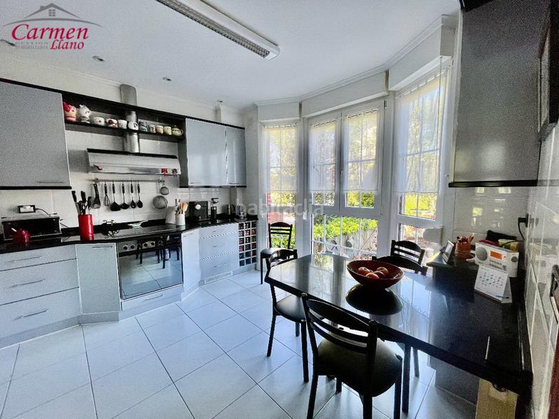 Foto f6971866-3446-44a0-8cab-e84ef8bc939d. Casa adossada amb calefacció aparcament piscina a Leioa